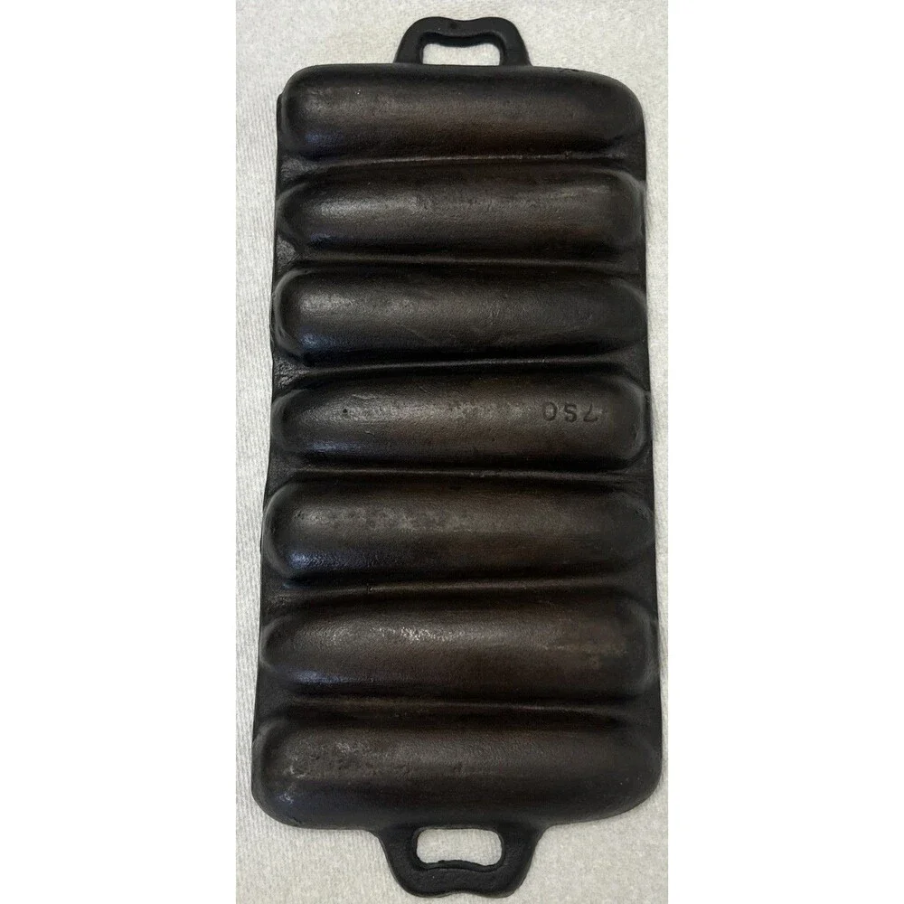 Vintage Cast Iron 7-Stick Cornbread Pan Century Series 7S0 No Cracks 1950s